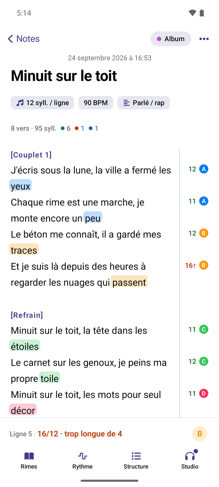 The editor: syllable count per line, rhymes highlighted in color, a warning on a line that is too long